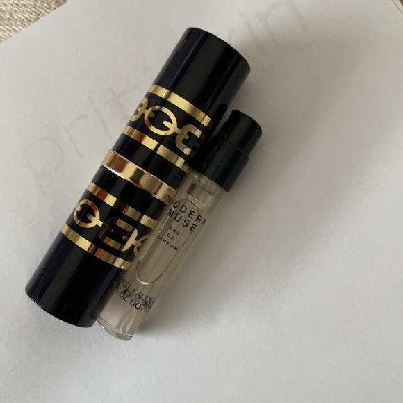 Lipstick - Picture 4 of 4